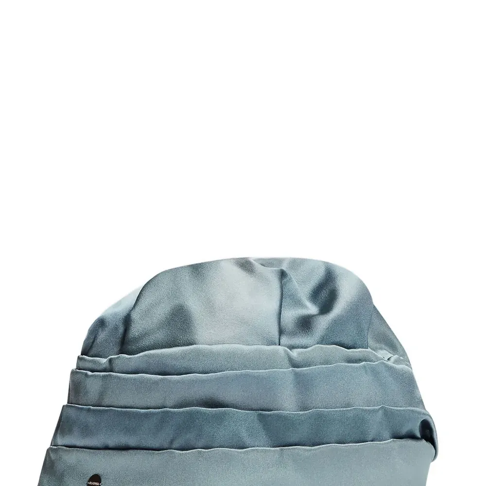 Сложенная шелковая шляпа