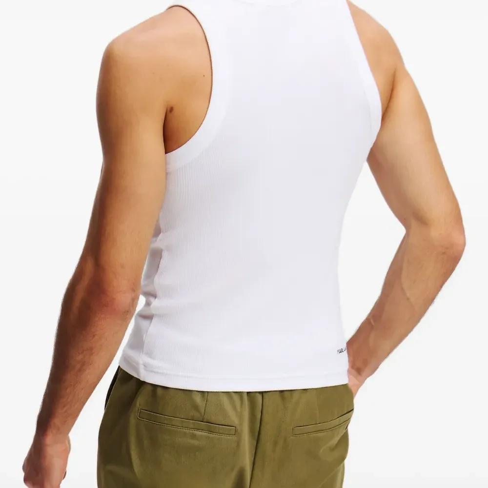 Топ-майка с нашивкой-логотипом Топ-майка с нашивкой-логотипом