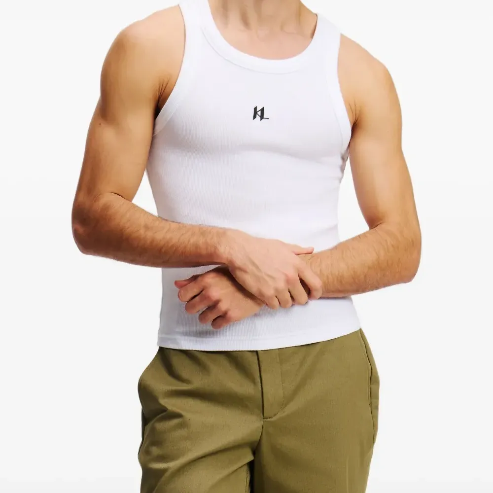 Топ-майка с нашивкой-логотипом Топ-майка с нашивкой-логотипом