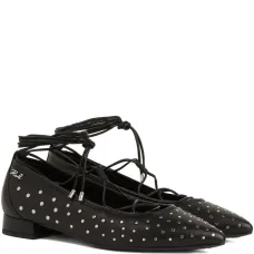 Балетки на шнуровке с заклёпками