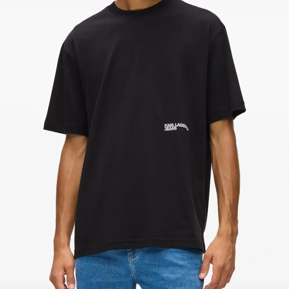 Футболка с логотипом