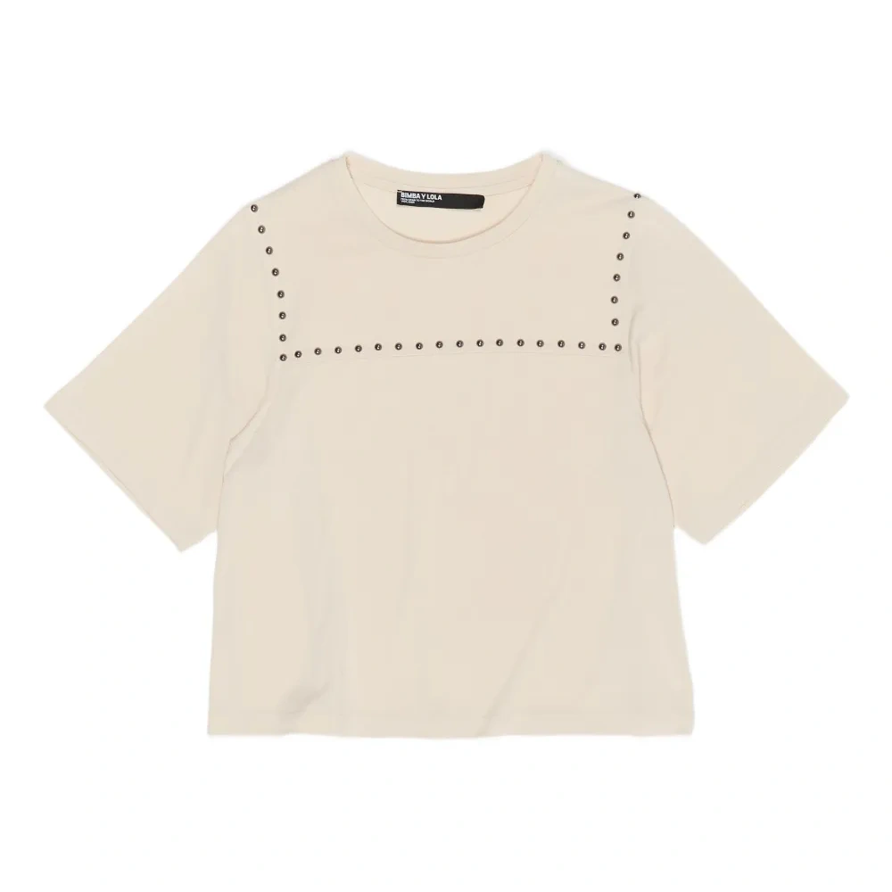 Футболка с короткими рукавами и заклепками