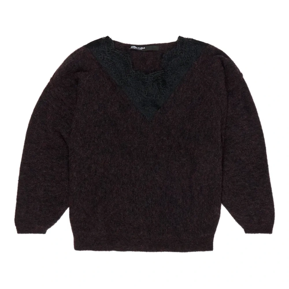 Свитер с кружевом