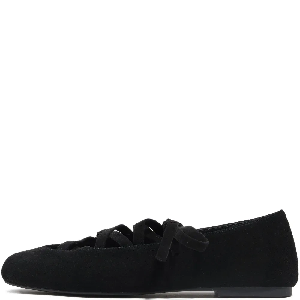 Замшевые балетки на шнуровке