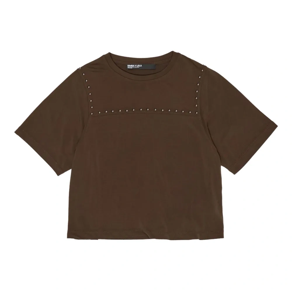 Футболка с короткими рукавами и заклепками