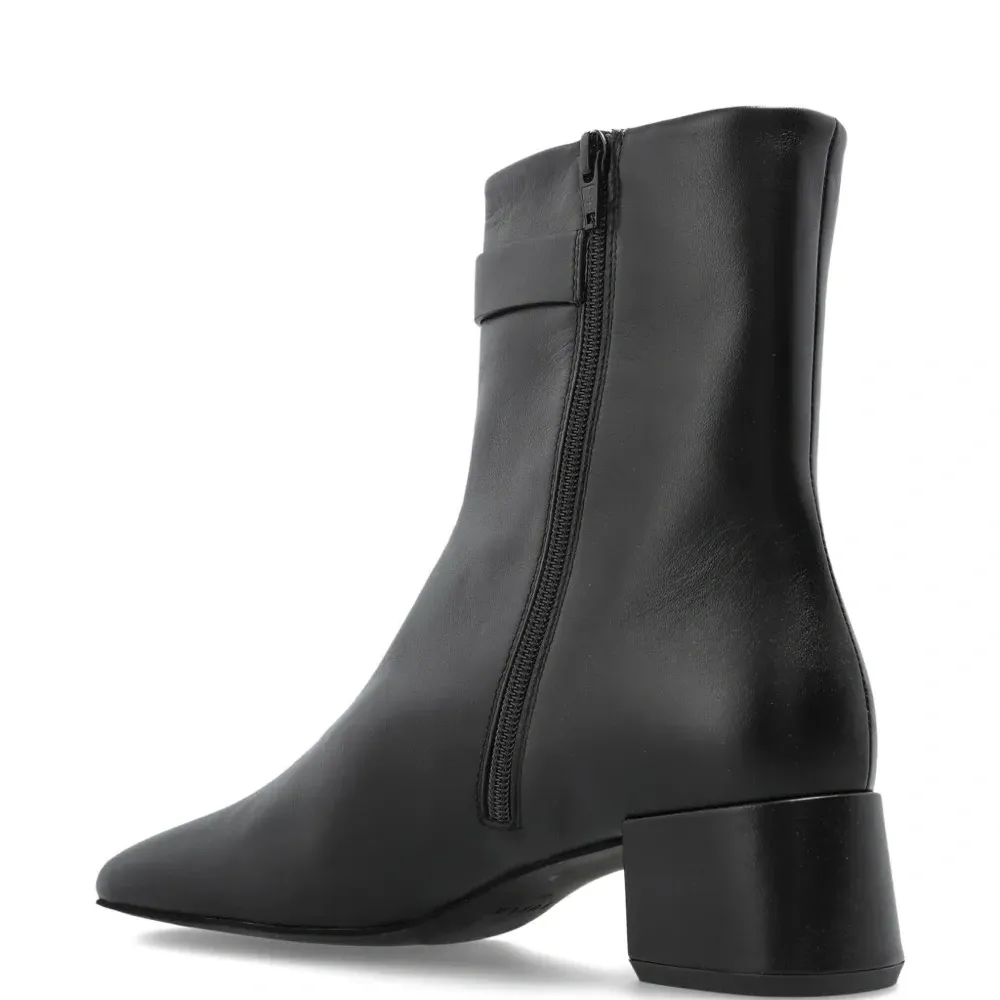 Ботинки на блочном каблуке с застежкой-пряжкой