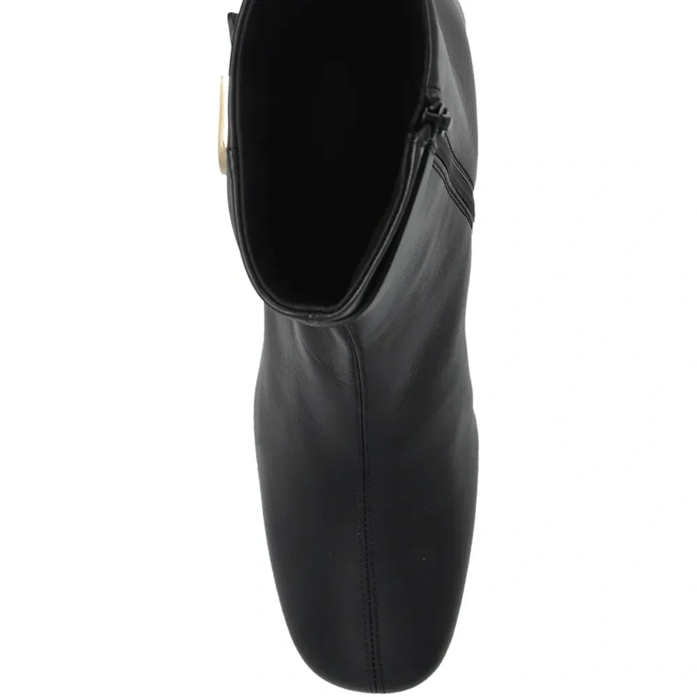 Ботинки на блочном каблуке с застежкой-пряжкой