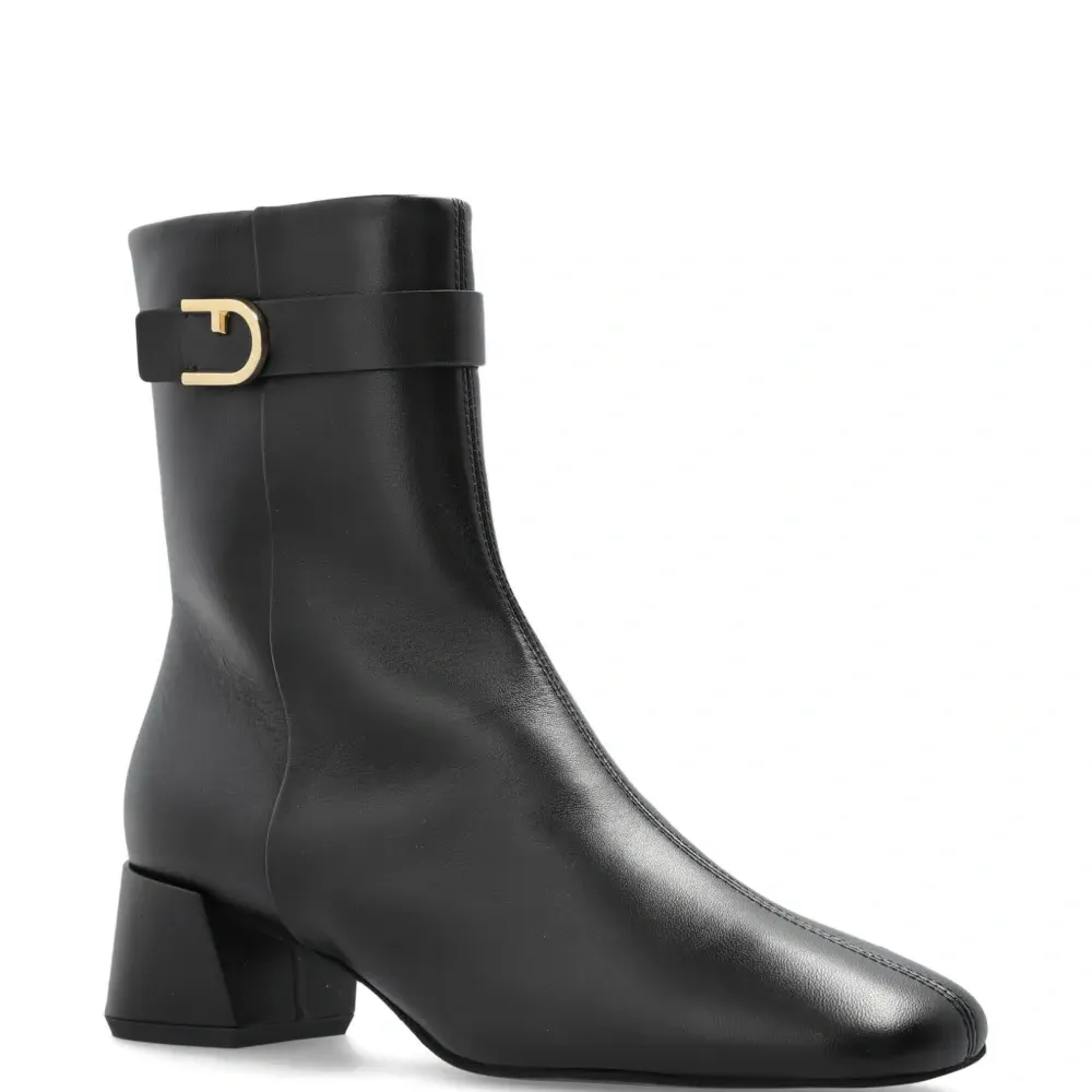 Ботинки на блочном каблуке с застежкой-пряжкой