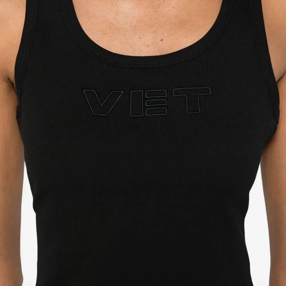 Майка с вышитым логотипом