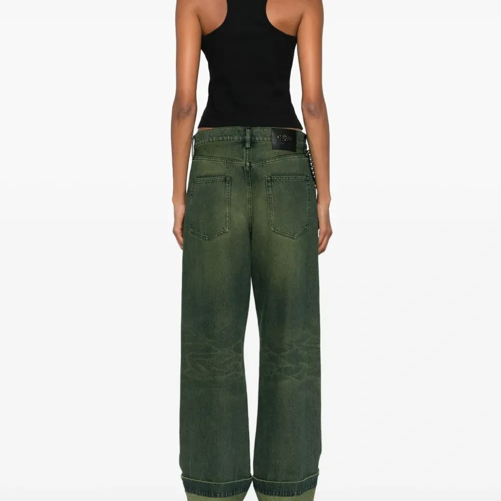 Майка с вышитым логотипом