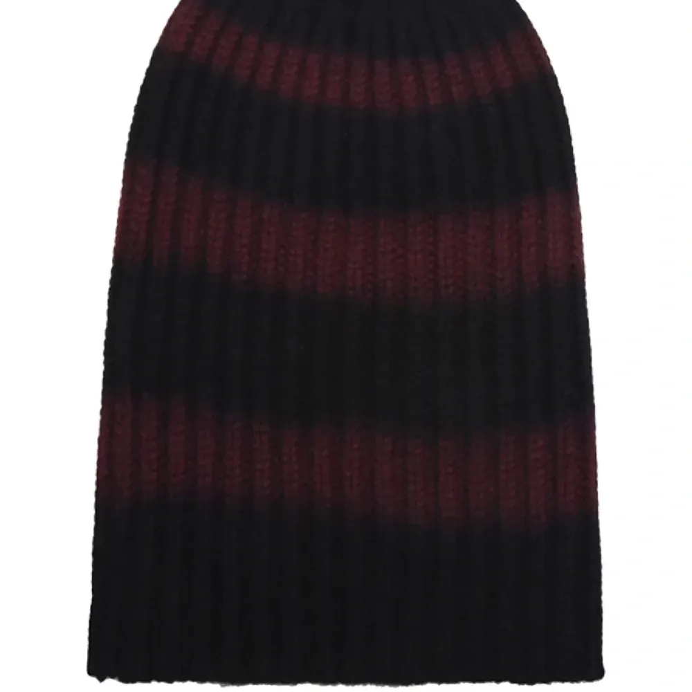 Вязаная шапка в полоску