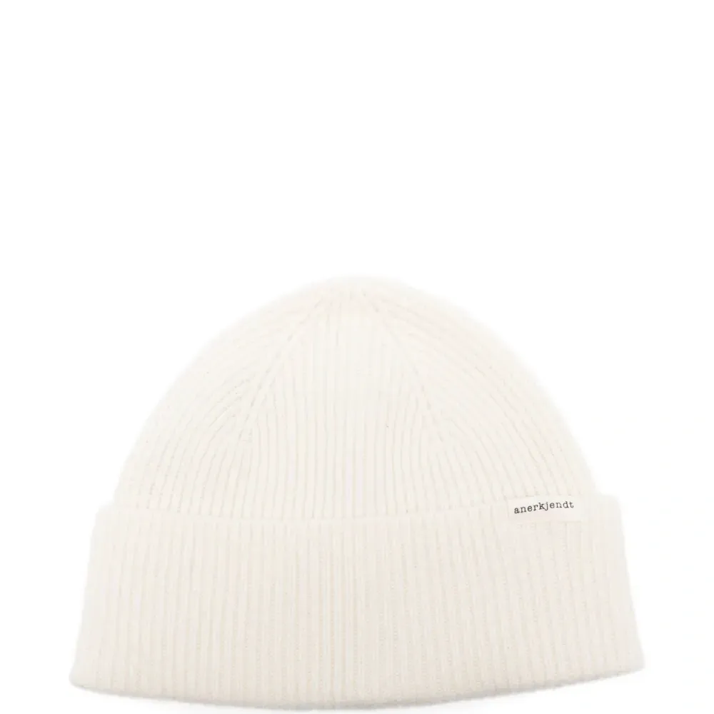 Шерстяная шапка в резинку