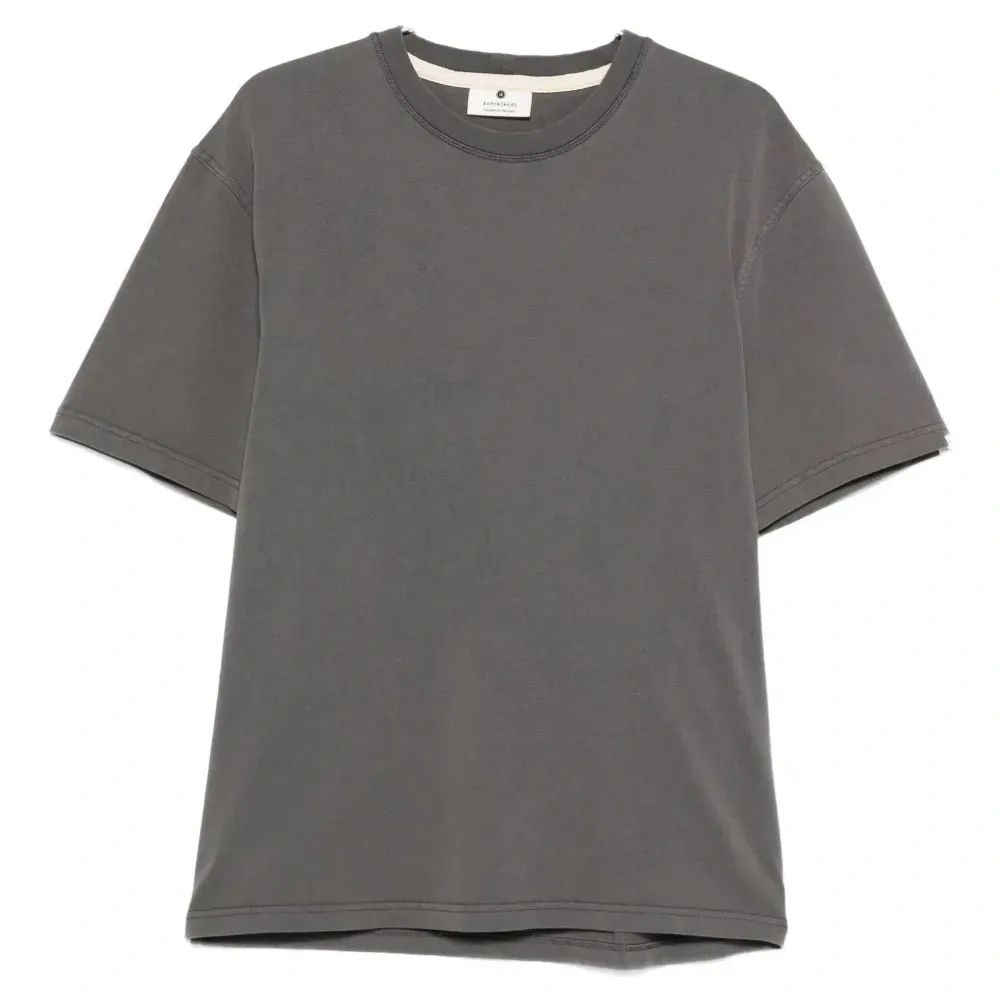 Футболка с круглым вырезом и короткими рукавами