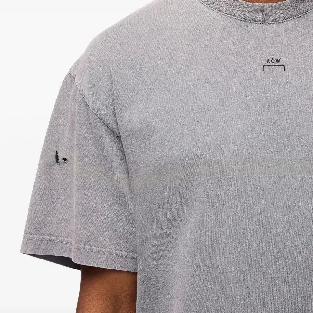 Футболка из хлопка с эффектом потертости