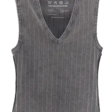 Топ с V-образным вырезом