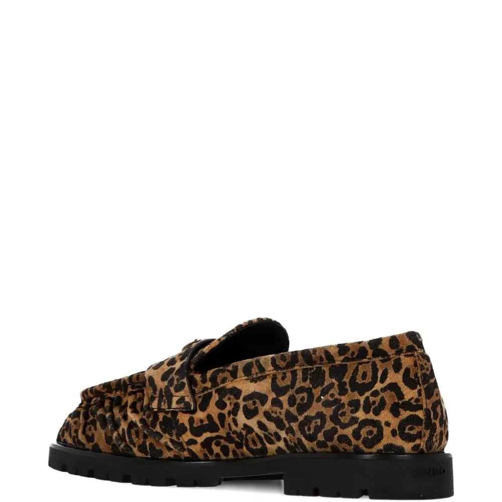 Лоферы с леопардовым принтом и кисточками