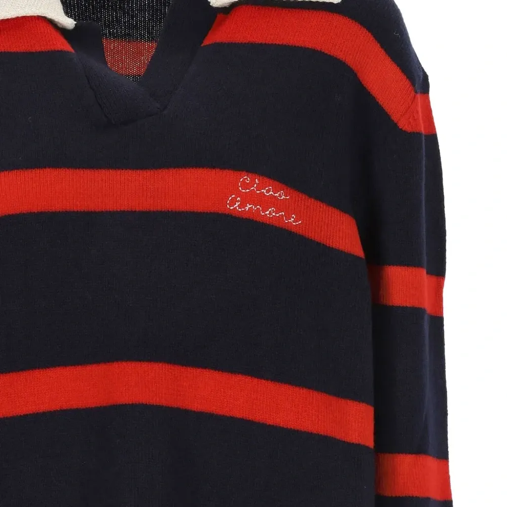 Полосатый свитер с воротником-поло