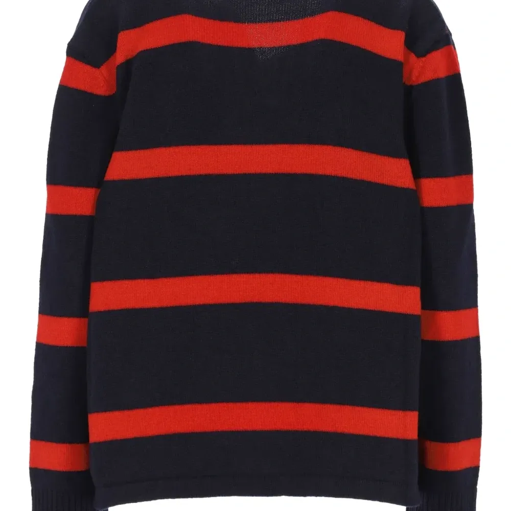 Полосатый свитер с воротником-поло