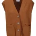 Жилет с накладными карманами и пуговицами