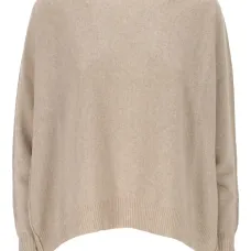 Свитер с вырезом-лодочкой