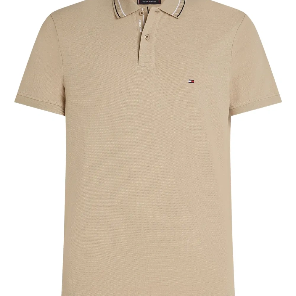 Поло с контрастными деталями