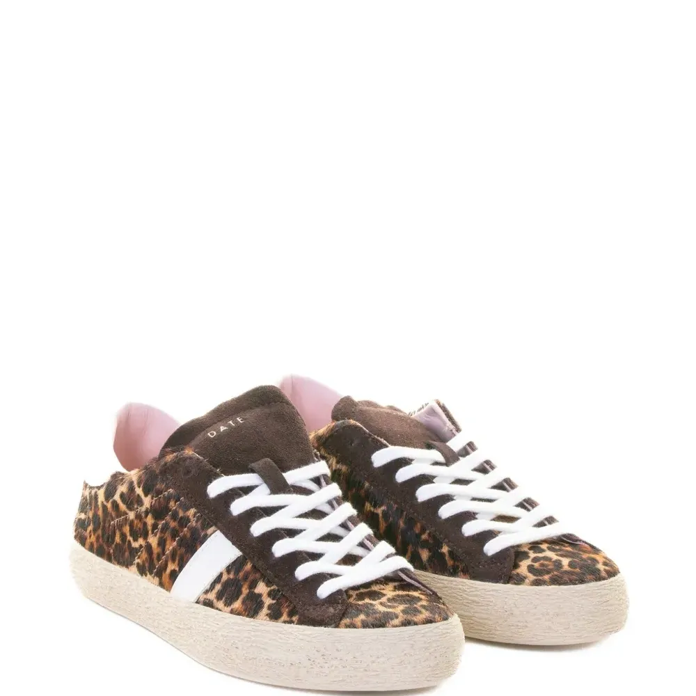 Замшевые кроссовки