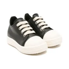 Кроссовки на шнуровке Кроссовки на шнуровке