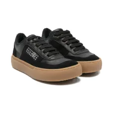 Кроссовки с мотивом цифр