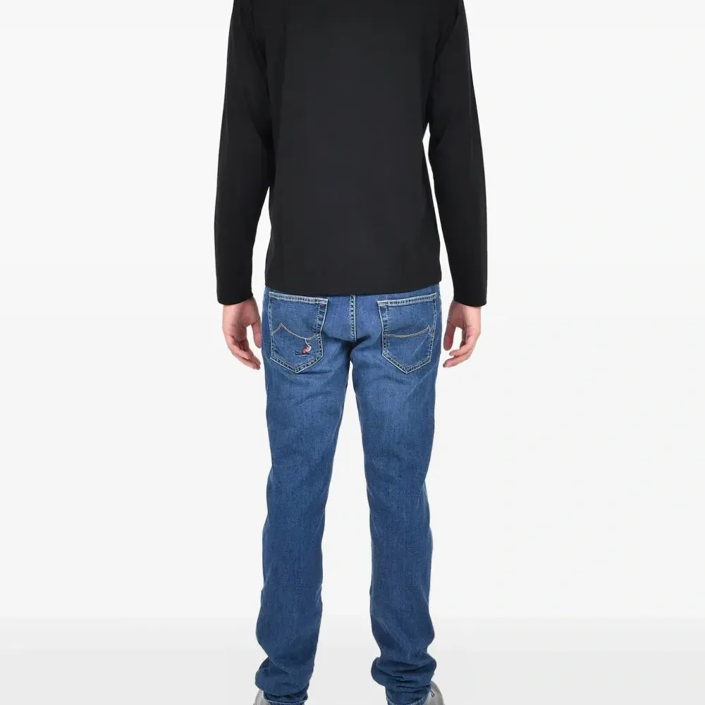 Футболка с длинными рукавами