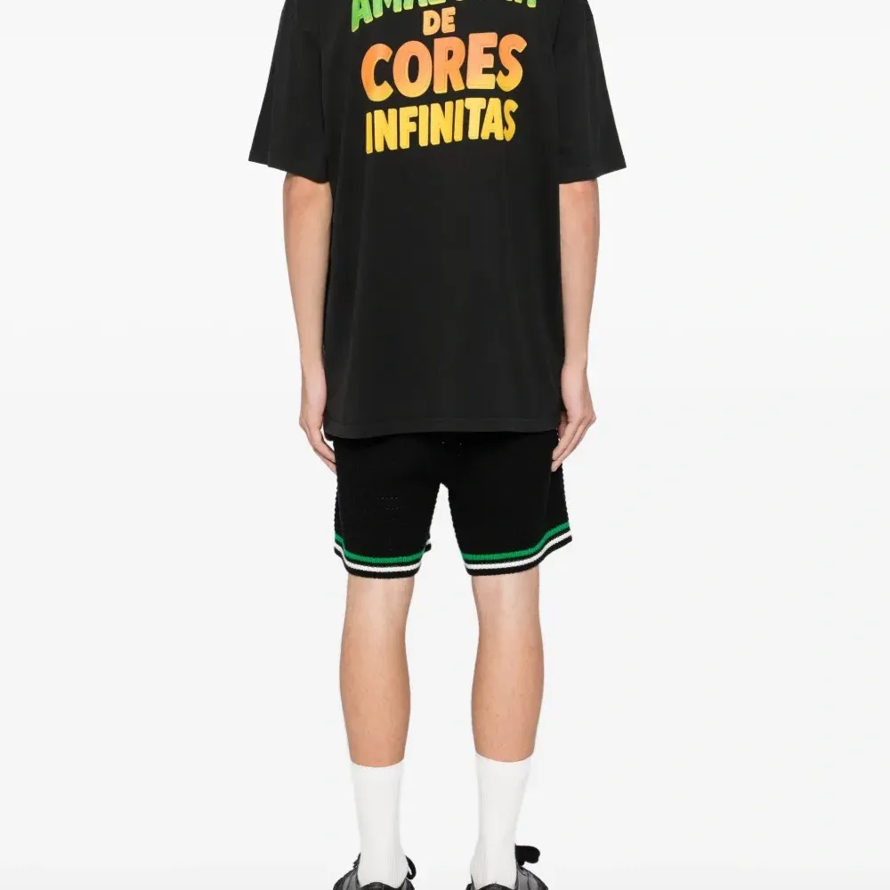 Футболка с графичным принтом Футболка с графичным принтом