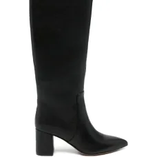 Заострённые ботинки