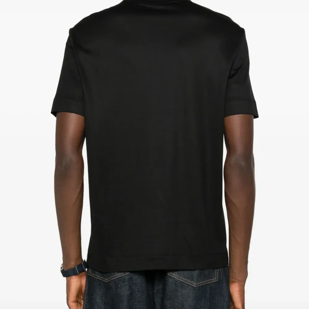 Футболка с вышивкой