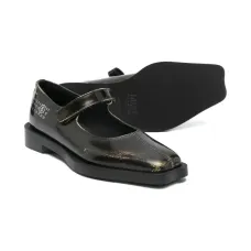 Балетки из кожи с ремешком