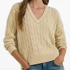 Кабельный трикотажный свитер с V-образным вырезом в стиле крикета