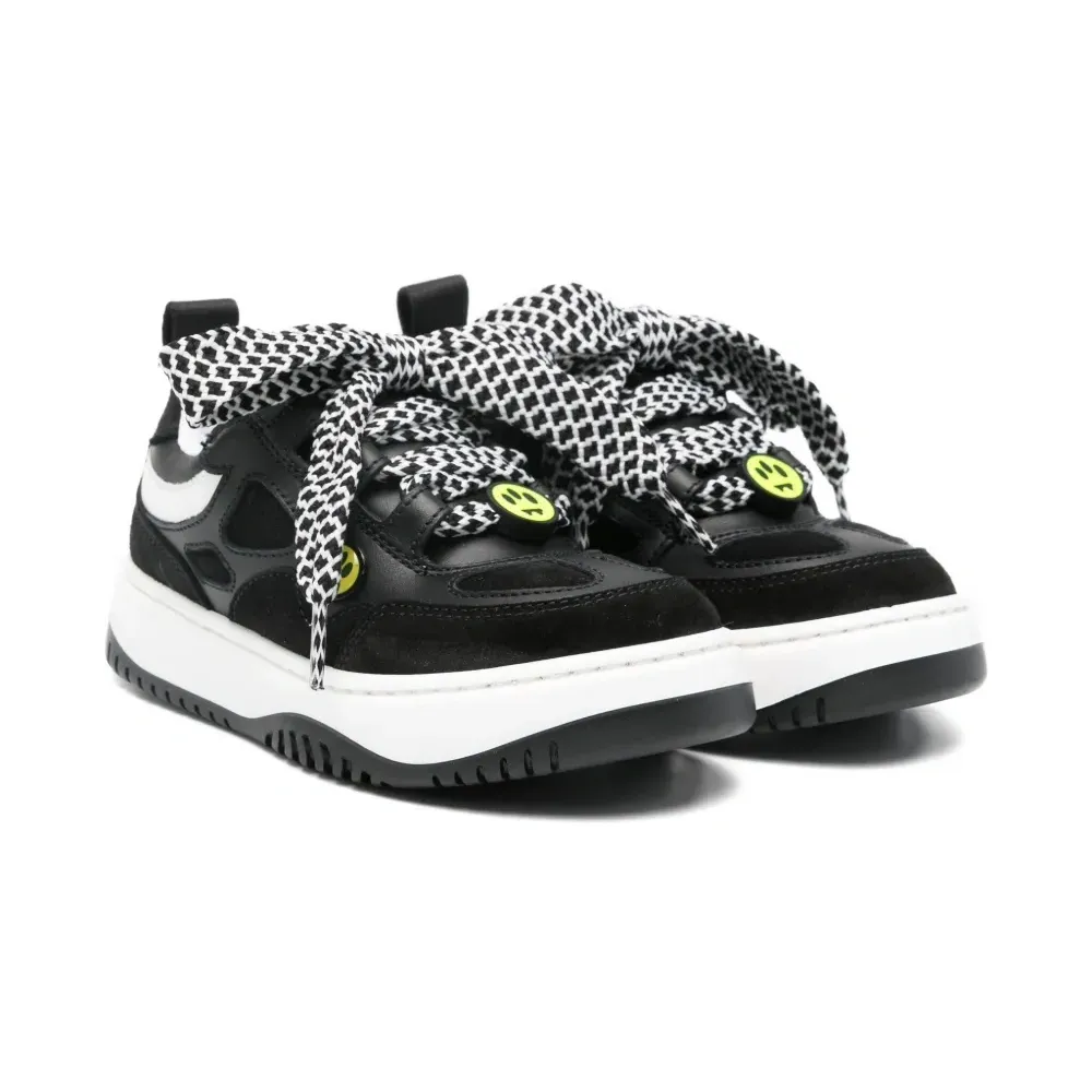 Кроссовки с логотипом