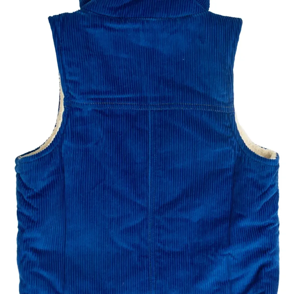 Жилет на пуговицах Жилет на пуговицах