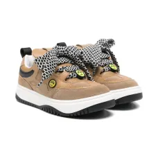 Кроссовки с панельным дизайном