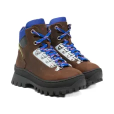 Ботинки на шнуровке с массивной подошвой