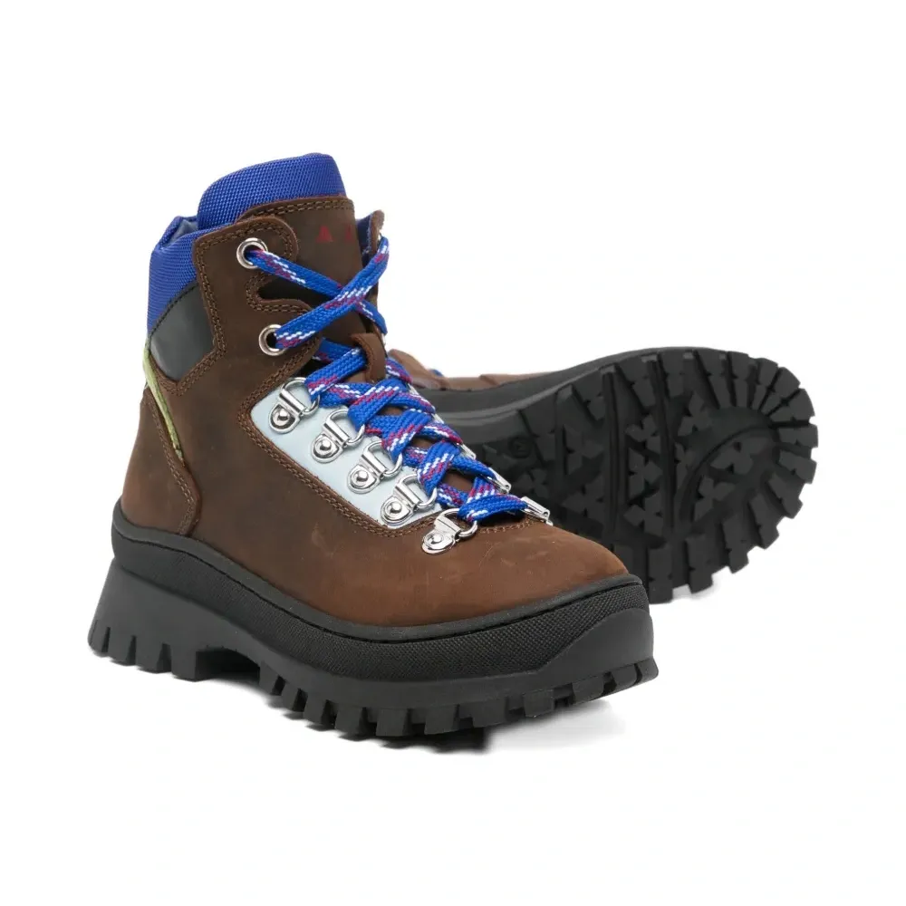 Ботинки на шнуровке с массивной подошвой