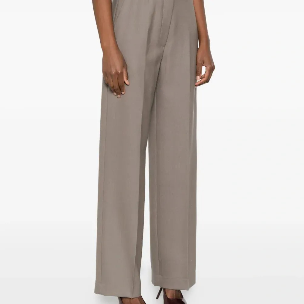 Брюки со стрелками