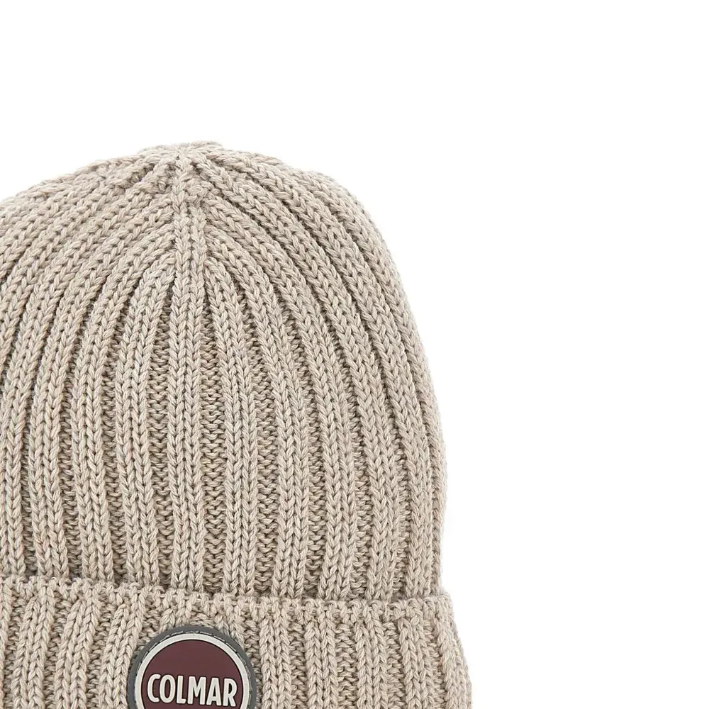 Вязаная шапка с логотипом