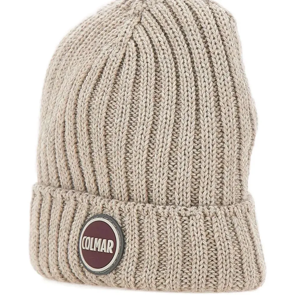 Вязаная шапка с логотипом