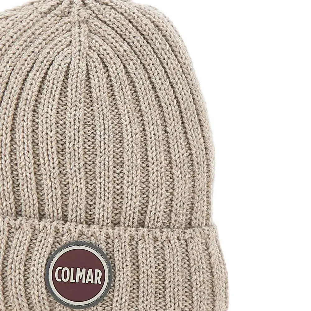 Вязаная шапка с логотипом