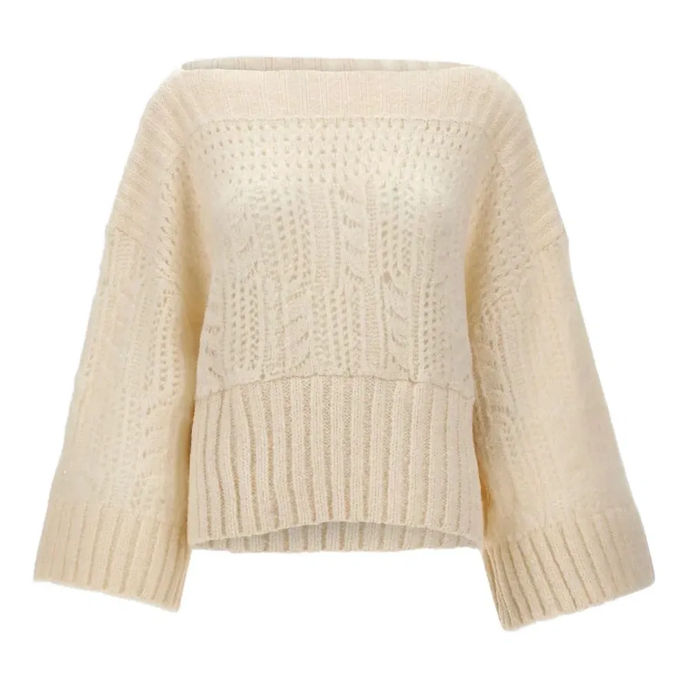 Пуловер вязаный косами с вырезом лодочка