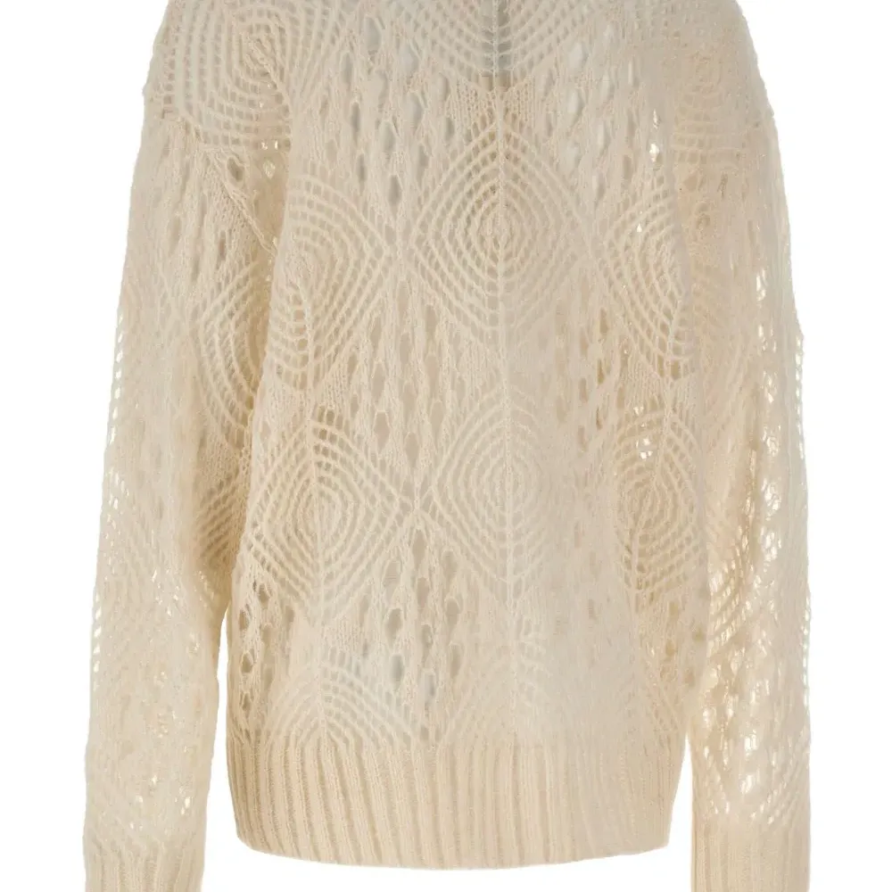 Свободно вязаный свитер с круглым вырезом