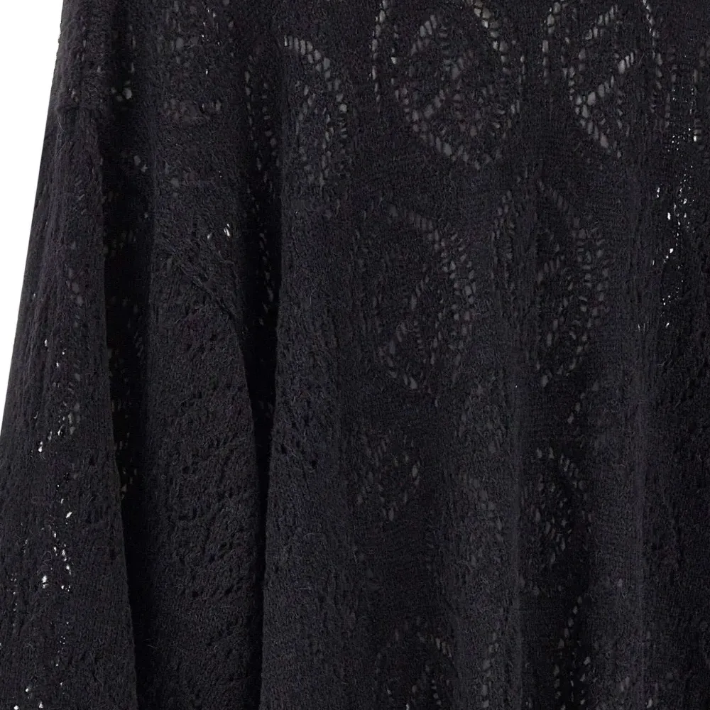 Свитер с широкой вязкой и широкими рукавами Свитер с широкой вязкой и широкими рукавами