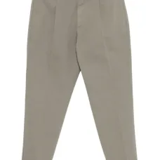 Чиносы с плиссированными деталями