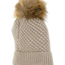 Шапка с помпоном