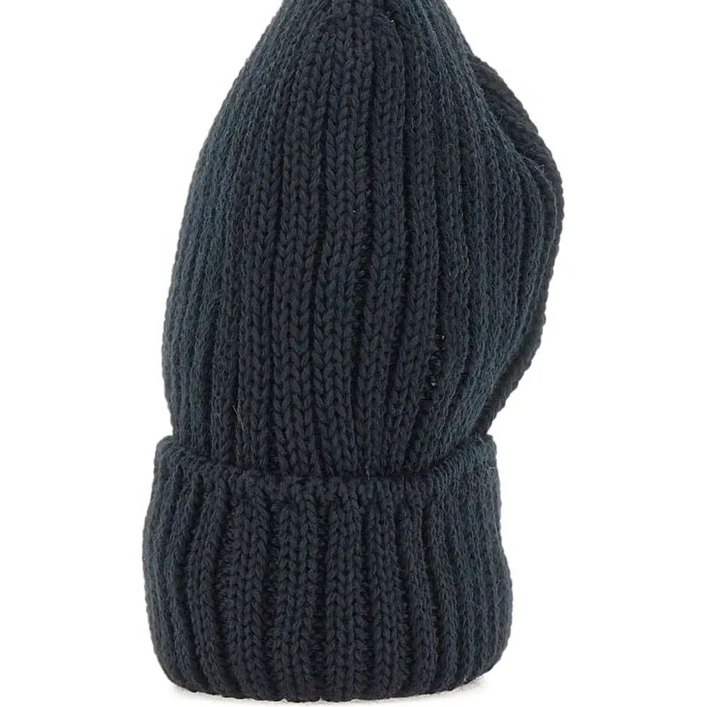 Вязаная шапка с логотипом