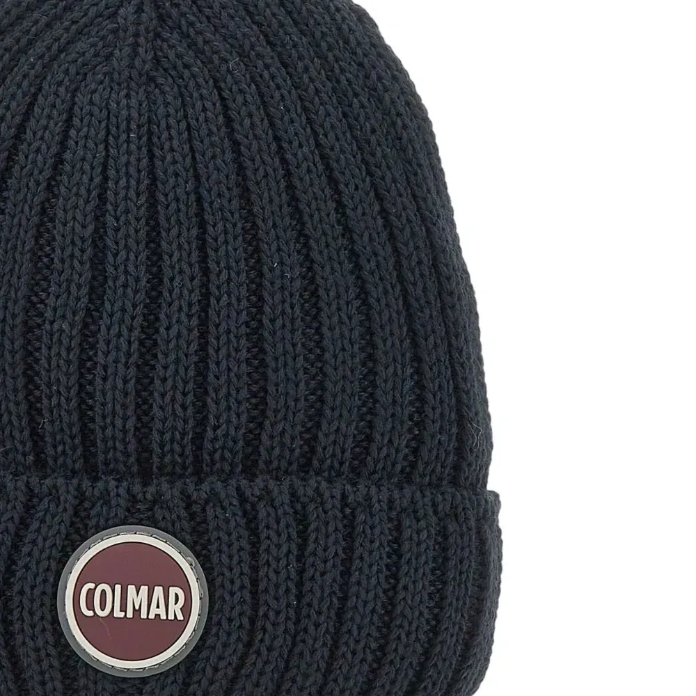 Вязаная шапка с логотипом